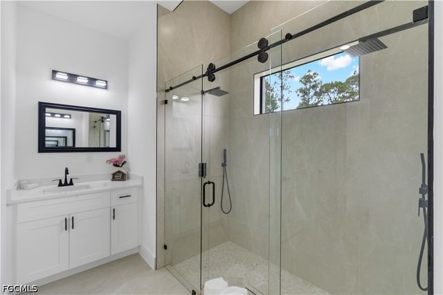 1047 Merry ST E, Lehigh Acres, FL 33974