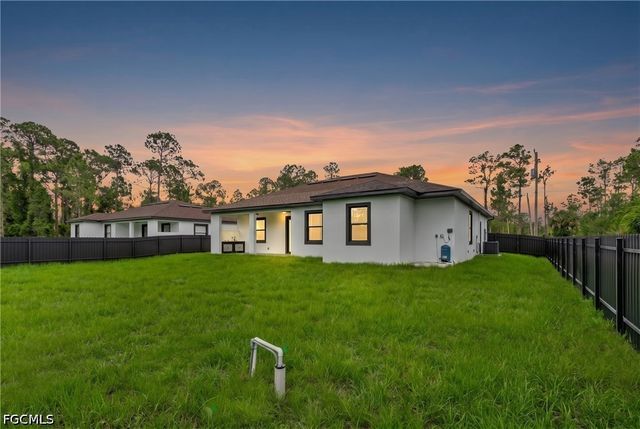 1047 Merry ST E, Lehigh Acres, FL 33974