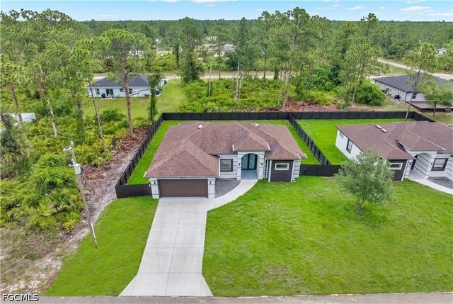 1047 Merry ST E, Lehigh Acres, FL 33974