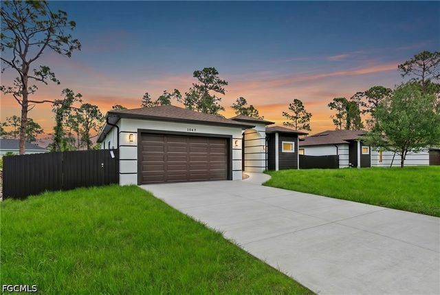 1047 Merry ST E, Lehigh Acres, FL 33974