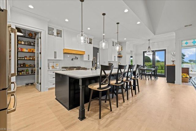 1430 Cypress Creek PW, Smithfield, VA 23430