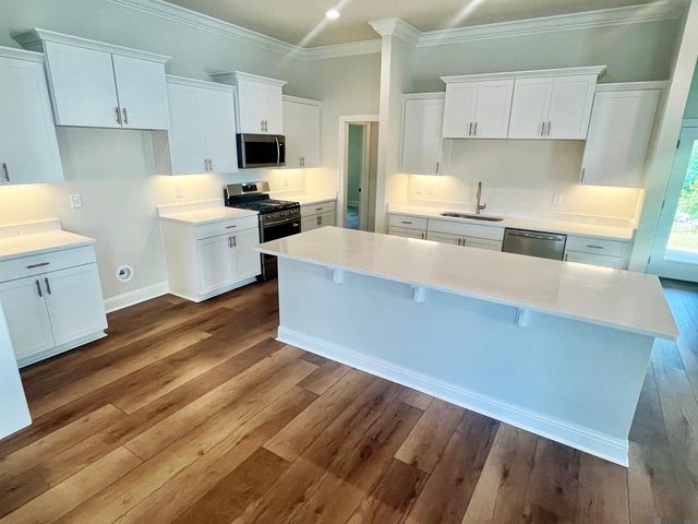 41423 Red Hawk St, Gonzales, LA 70737