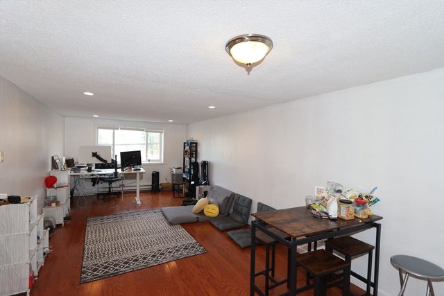 94 Beacon St. 14, Somerville, MA 02143