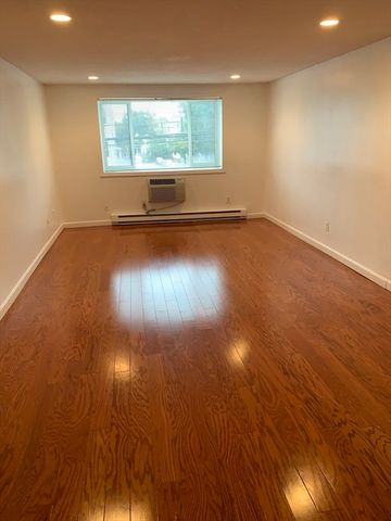 94 Beacon St. 14, Somerville, MA 02143