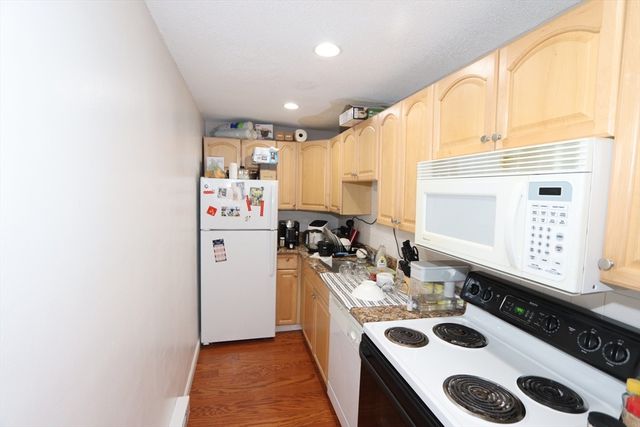 94 Beacon St. 14, Somerville, MA 02143