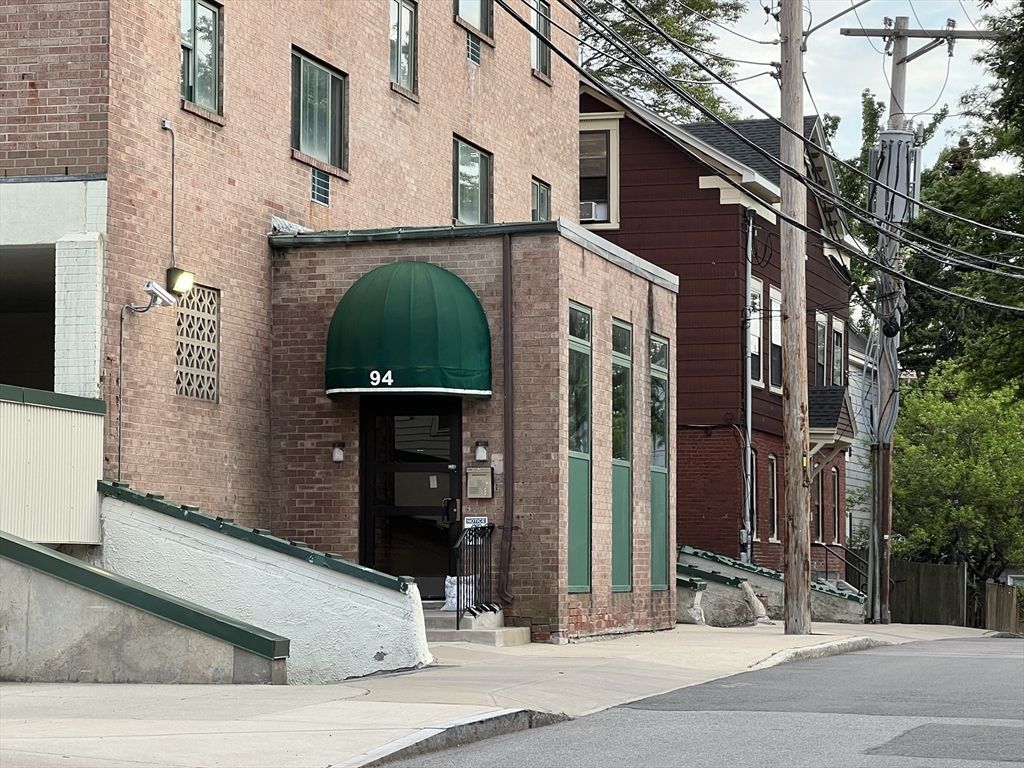 94 Beacon St. 14, Somerville, MA 02143