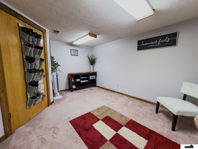 1201 Elba Avenue, Lincoln, NE 68521