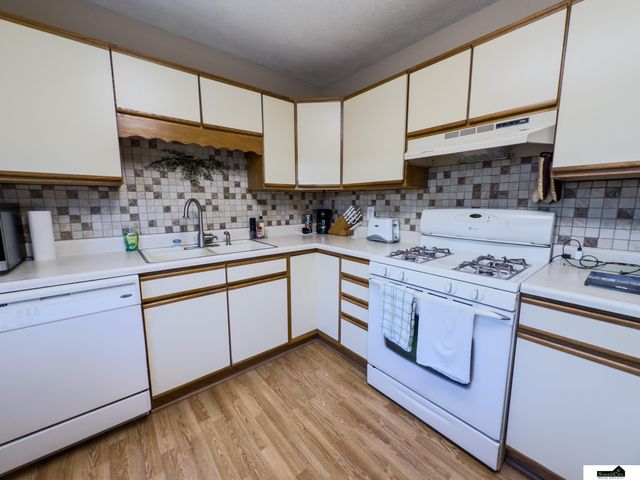 1201 Elba Avenue, Lincoln, NE 68521