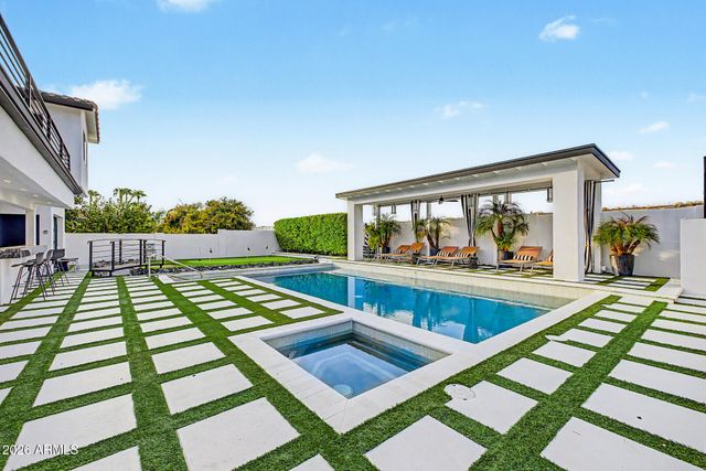 5418 E MICHELLE Drive, Scottsdale, AZ 85254