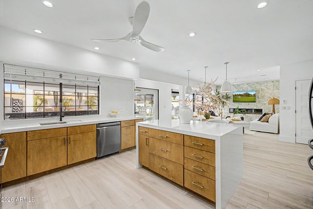 5418 E MICHELLE Drive, Scottsdale, AZ 85254
