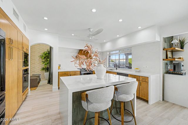 5418 E MICHELLE Drive, Scottsdale, AZ 85254