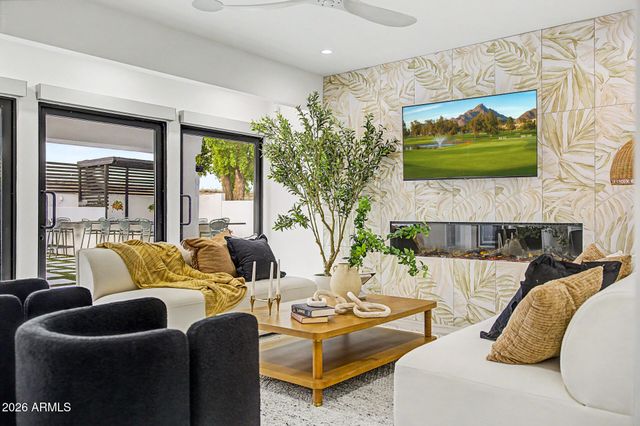 5418 E MICHELLE Drive, Scottsdale, AZ 85254