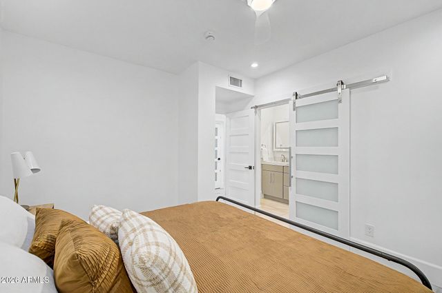 5418 E MICHELLE Drive, Scottsdale, AZ 85254