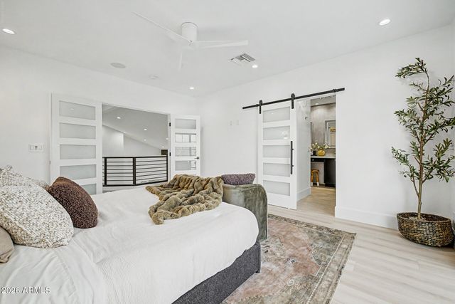 5418 E MICHELLE Drive, Scottsdale, AZ 85254