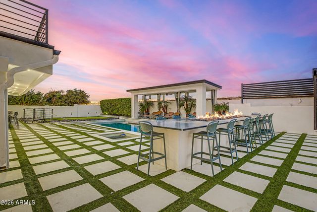 5418 E MICHELLE Drive, Scottsdale, AZ 85254