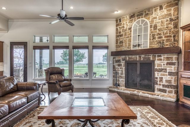 6868 Fm 360 Road, Needville, TX 77461