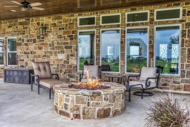 6868 Fm 360 Road, Needville, TX 77461