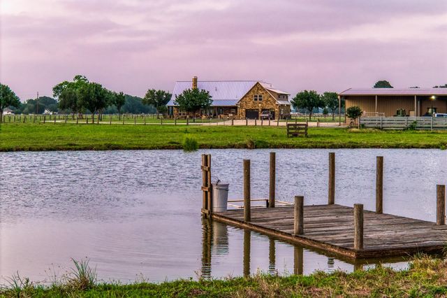 6868 Fm 360 Road, Needville, TX 77461