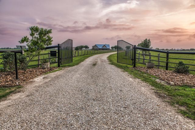 6868 Fm 360 Road, Needville, TX 77461