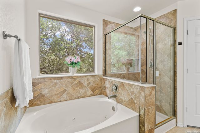 112 COYOTE CIR, Boerne, TX 78006