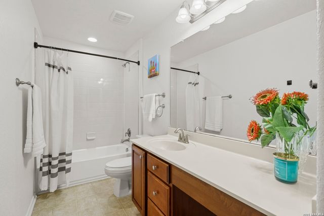 112 COYOTE CIR, Boerne, TX 78006