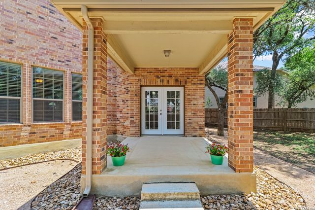 112 COYOTE CIR, Boerne, TX 78006