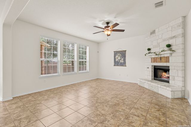 112 COYOTE CIR, Boerne, TX 78006