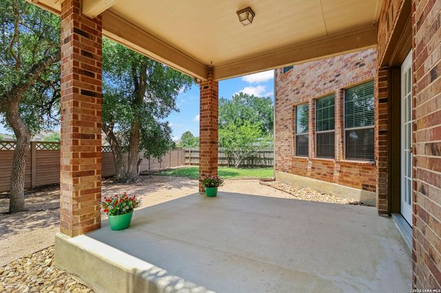 112 COYOTE CIR, Boerne, TX 78006