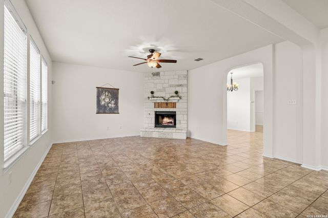 112 COYOTE CIR, Boerne, TX 78006