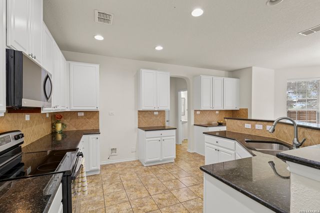 112 COYOTE CIR, Boerne, TX 78006