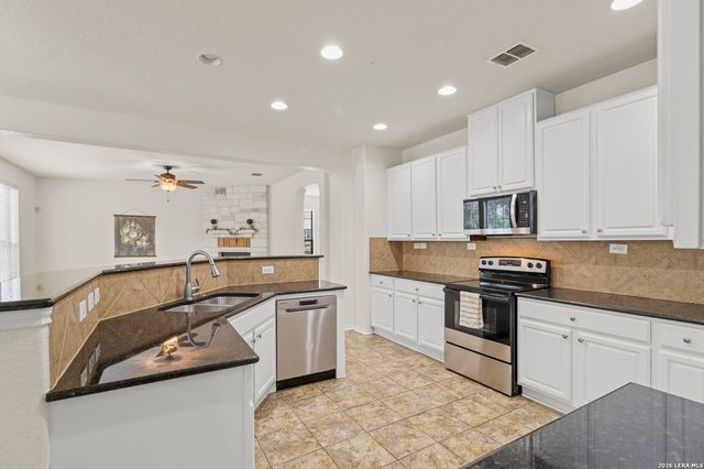 112 COYOTE CIR, Boerne, TX 78006