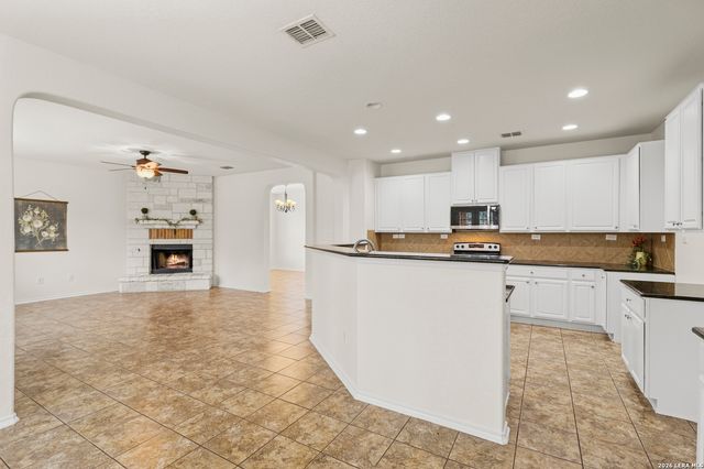 112 COYOTE CIR, Boerne, TX 78006