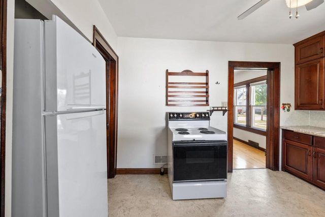 1365 DAY STREET, Green Bay, WI 54302