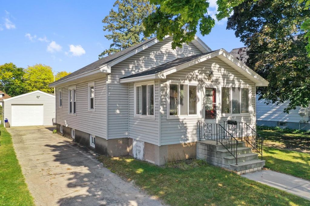 1365 DAY STREET, Green Bay, WI 54302