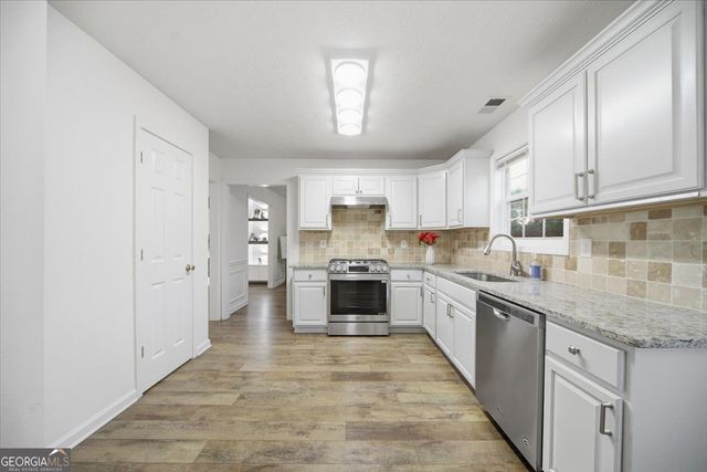 1811 Hayden Mill Court, Lawrenceville, GA 30043