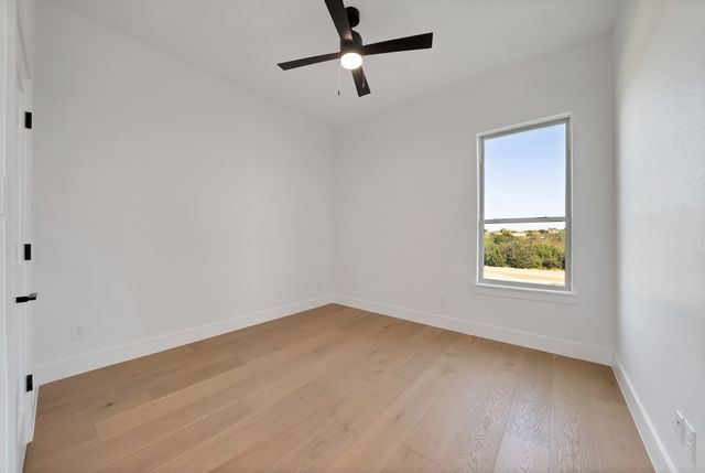 109 Top Flight Drive, Weatherford, TX 76087