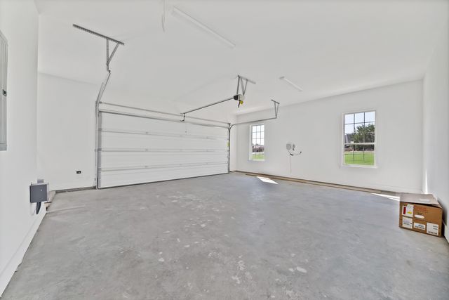 109 Top Flight Drive, Weatherford, TX 76087