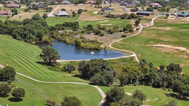 109 Top Flight Drive, Weatherford, TX 76087