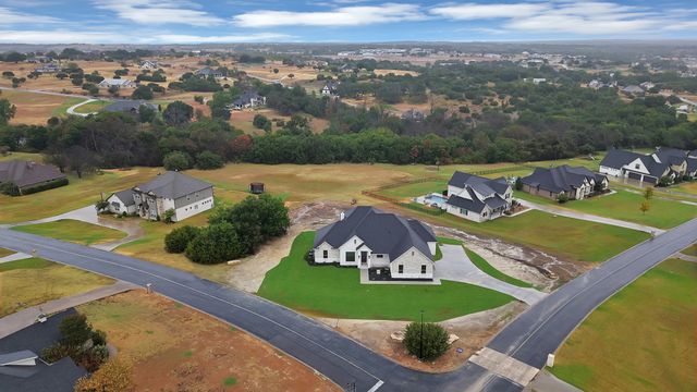 109 Top Flight Drive, Weatherford, TX 76087