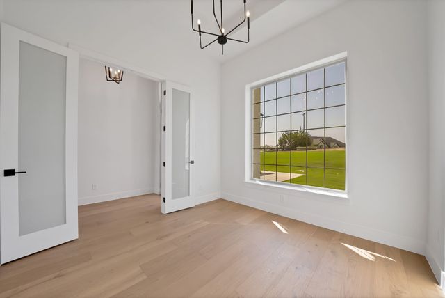 109 Top Flight Drive, Weatherford, TX 76087