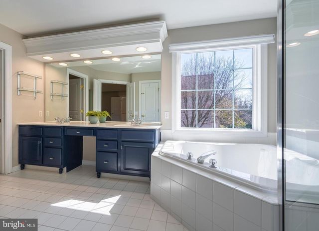 1337 STONEY RIVER DR, Ambler, PA 19002