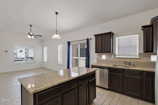 533 Paseo Modesto Drive, Horizon City, TX 79928
