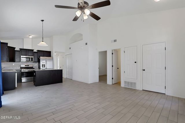 533 Paseo Modesto Drive, Horizon City, TX 79928