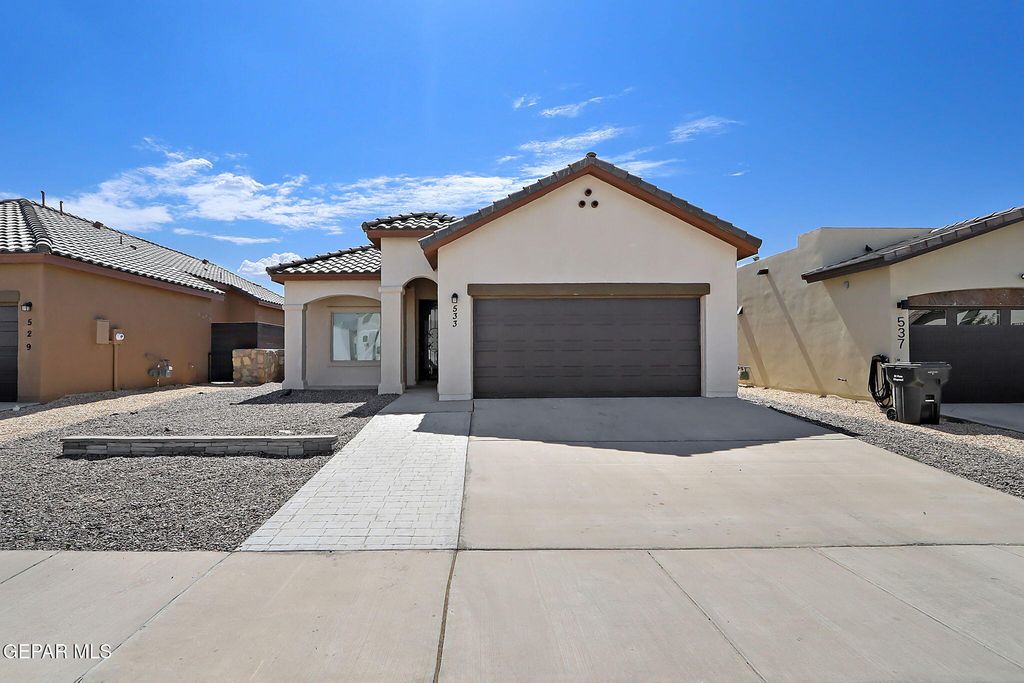 533 Paseo Modesto Drive, Horizon City, TX 79928