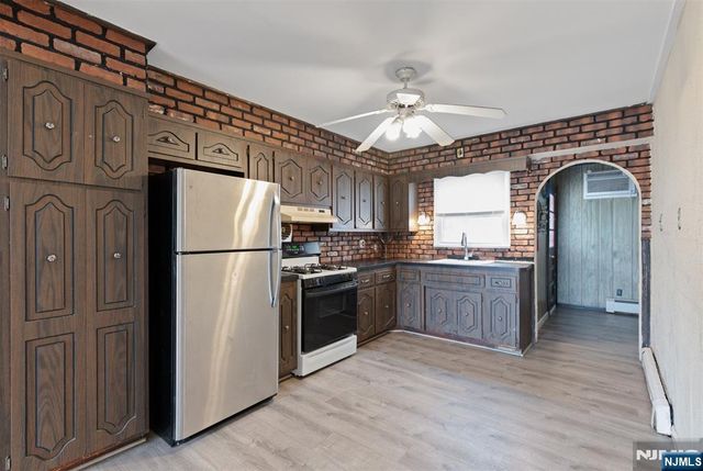 28 Park Place, Kearny, NJ 07032