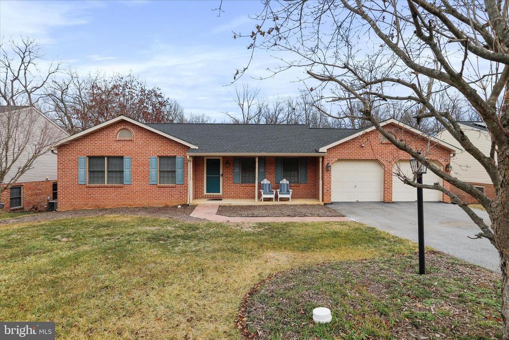 165 STANFORD RD, Hagerstown, MD 21742