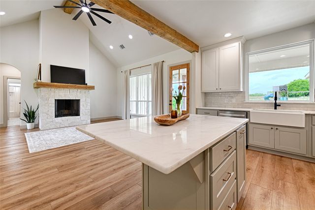 4656 County Road 1040, Celeste, TX 75423