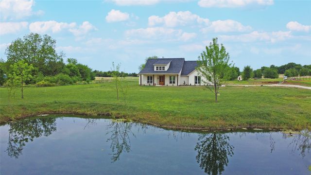 4656 County Road 1040, Celeste, TX 75423