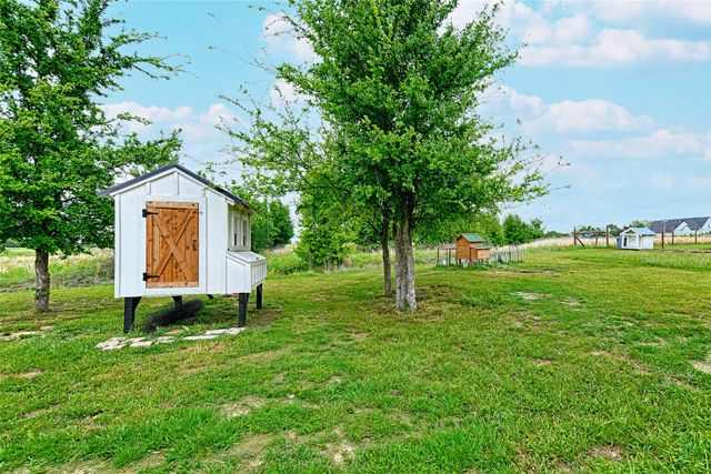4656 County Road 1040, Celeste, TX 75423