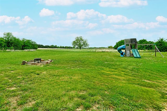 4656 County Road 1040, Celeste, TX 75423